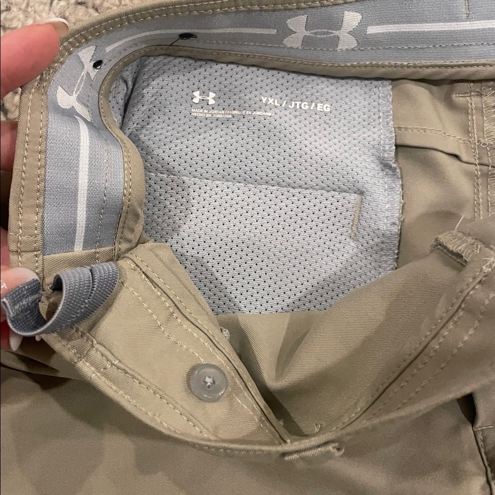 Under Armour Big Boys Khaki Flat Front Shorts - Picture 6 of 13